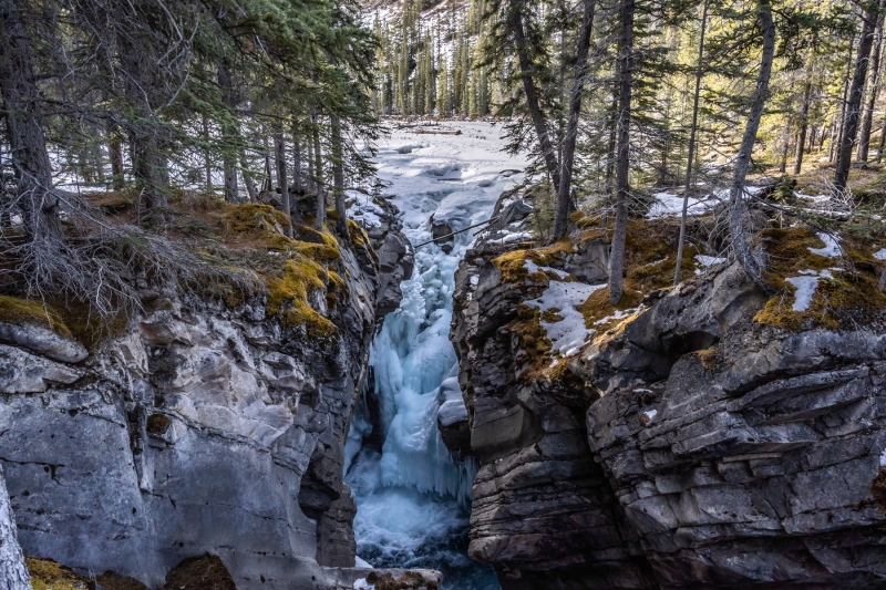 Siffleur-Falls-Frozen-February-10-2023-300ppi